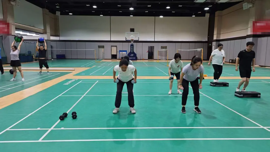 On-site corporate fitness class