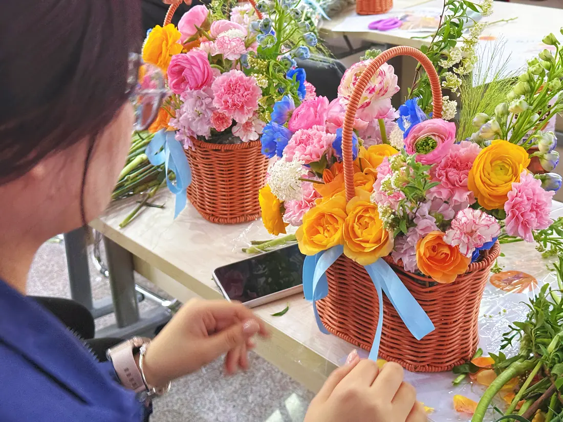 Corporate floral arrangement class creation: flower basket